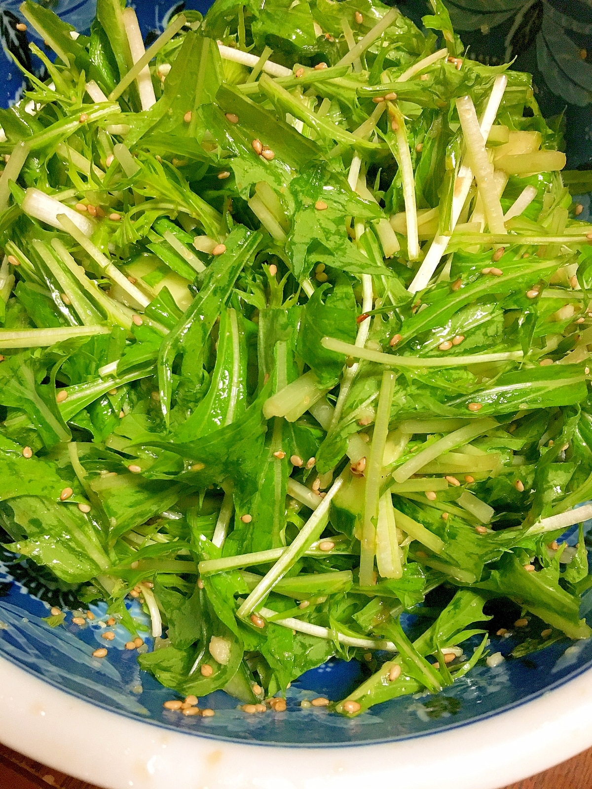 超簡単 ごま油香る 水菜とキュウリのサラダ レシピ 作り方 By えもレピ 楽天レシピ 超簡単 ごま油香る 水菜とキュウリのサラダ レシピ 作り方 By えもレピ 楽天レシピ